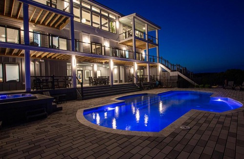 Duck House | OCEANFRONT, Ocean Views, ELEV, Private Pool, Poolside Bar, DB4, True at First Light