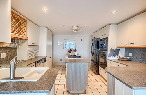 Barnstable House | Oceanfront on Sunset Lane - Clean & Spacious with Central AC!