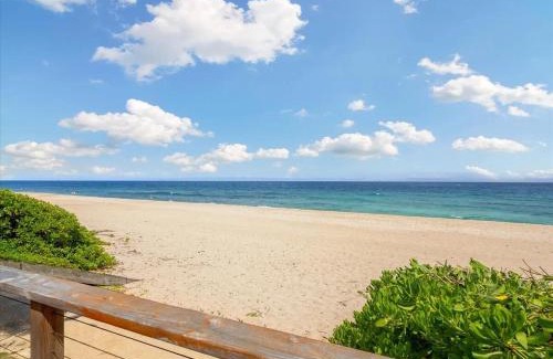 Waialee House | Oceanfront Pipeline Miracle