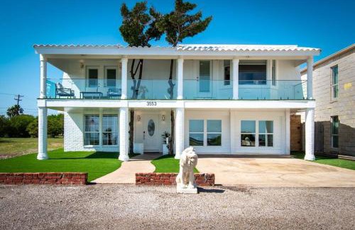 Bay Area House | Oceanfront Retreat 2 Homes for 29-Guests