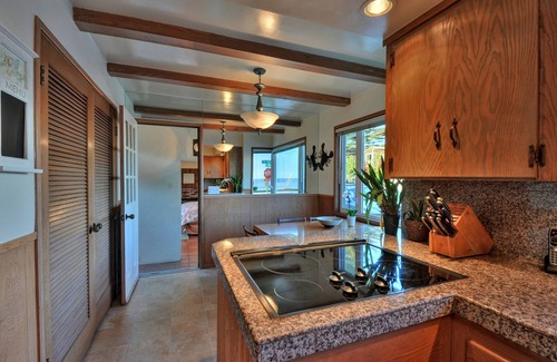 Westside Santa Cruz House | OCEANFRONT@ SANTA CRUZ BEACH *Complete Privacy* Backyard, Beach, Views, DOG OK!