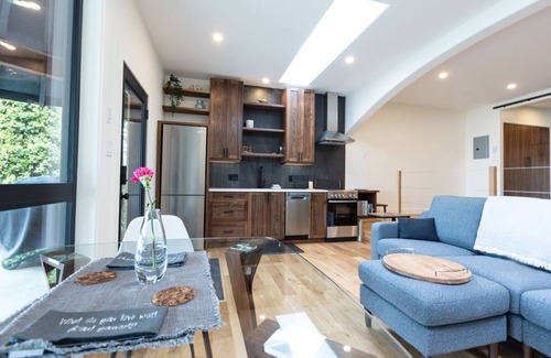 Shirley Cottage | Oceanfront, sauna, soaker tub, outdoor shower, private, fireplace, BBQ, adults.