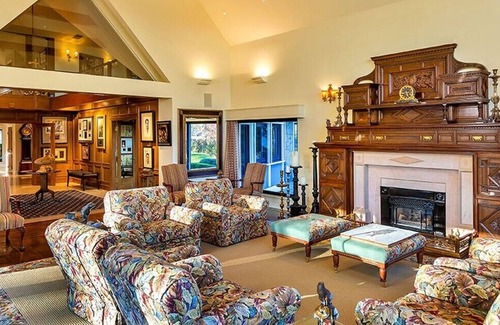 Saanich East House | Oceanfront Uplands Estate