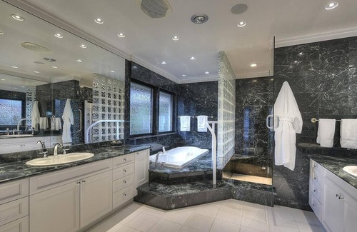 Saanich East House | Oceanfront Uplands Estate