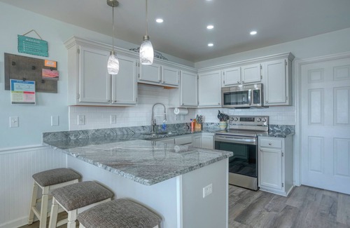 North Topsail Beach House | Oceanfront, 4 bedrooms, Pet Friendly, Linens Inc!π Treat Yourself To Island Life
