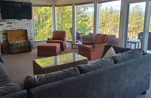 Irvines Landing House | Oceanfront Vacation Home