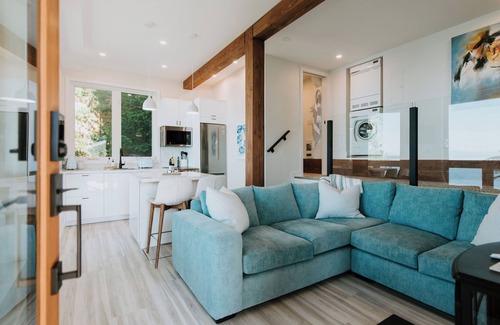 Halfmoon Bay Apartment | Oceanfront Wood Fired Tub - Studio Sacré