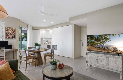 Cairns North Apartment | Oceanside at 201 Lake Street- Stylish Urban Retreat: Prime Location Steps from the Esplanade!