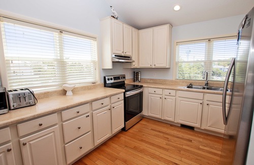 Whale Head Hill House | Oceanside, Close to the Beach, Private Pool, Hot Tub! 740, Wild Horses