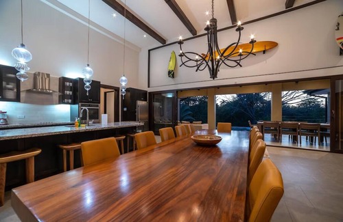 Hauula House | Oceanside Estate - Spacious home with Pool & AC