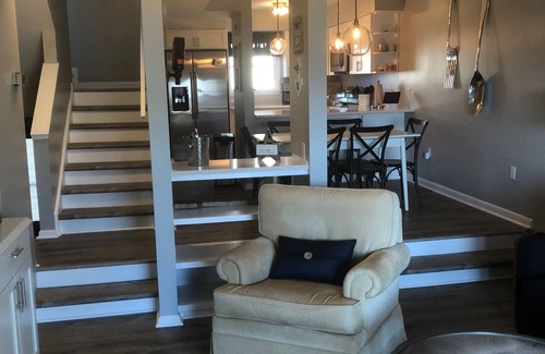 Fenwick Island Condo | Oceanside Fun in Fenwick Island! Charming retreat steps from beach and pool