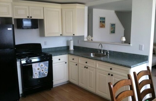 North Beach Haven House | Oceanside, Oversized Cape-Rent Sunday to Sunday in beautiful Brant Beach