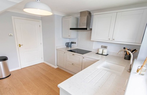 Croyde Cottage | Oceanside | Sleeps 6 |Walk to Beach & Stylish