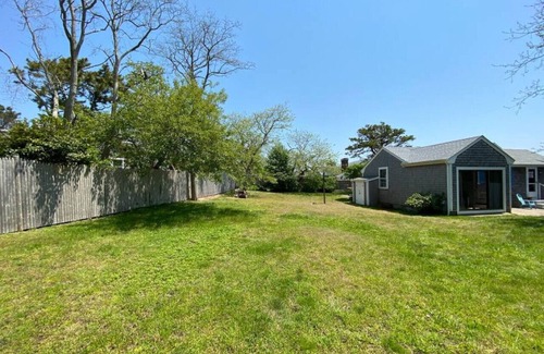 West Harwich Cottage | Oceanview 2 BR cottage across from Pleasant Beach!