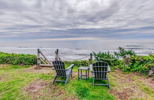 Logsden Apartment | Oceanview 2Bed with Jacuzzi & Dog-Friendly