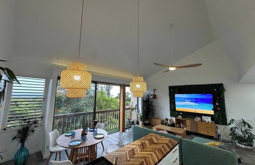 Makaha Apartment | Oceanview Apartment in Paradise. Car rent available