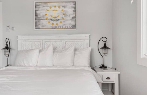 Portsmouth House | Oceanview Home | Walk to Beach | Near Newport