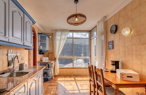 San Marcos Apartment | Oceanview Retreat/50m to Beach + Sunset Terrace + Ensuite