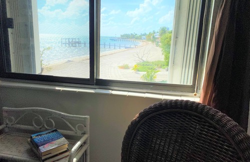 Marathon Condo | Oceanview Retreat w/Pool Steps Away From Beach #14