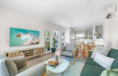 The Strand Apartment | Oceanview Suite | Steps from Ocean | King bed