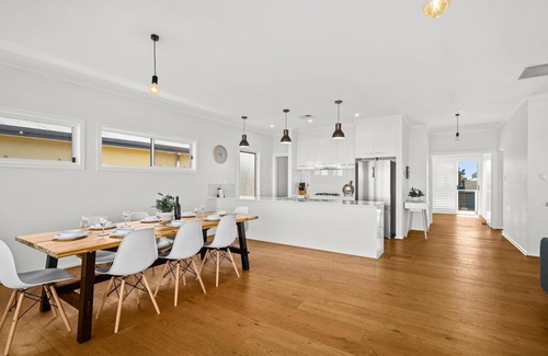Moana House | Ochre Sunsets Fleurieu Peninsula ~ Moana - Coastal Beauty with Sweeping Uninterrupted Views