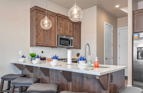 Santa Clara House | Ocotillo Springs Resort 63 | Sleeps 12, Private Hot Tub with BBQ, Ping Pong, and Resort Amenities