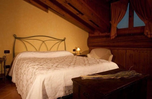 Bedizzole Other | Ocra Family Suite