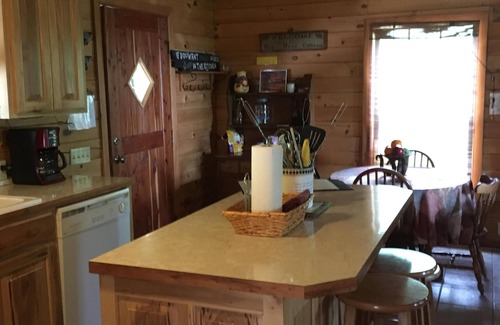 Jasper Cabin | OCT Discount for stays during the week. Info on how to find out in dscripton .