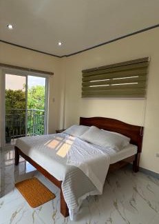 Nasugbu Bed & Breakfast | Octagon