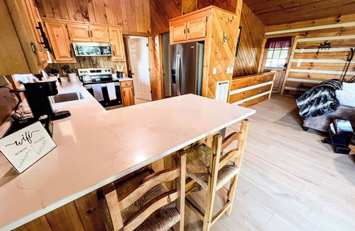 West Jefferson Cabin | October Adventures, High Country Comforts @ Mount Jefferson Vistas