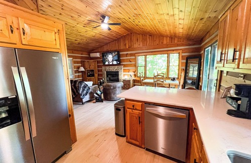 West Jefferson Cabin | October Adventures, High Country Comforts @ Mount Jefferson Vistas