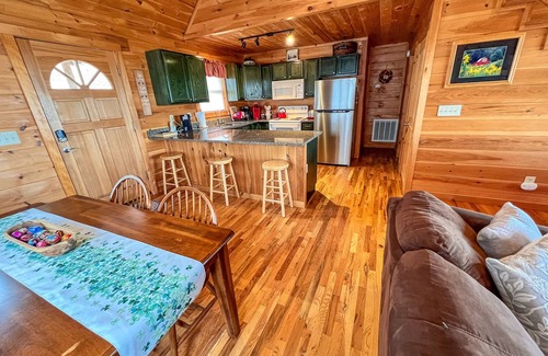 West Jefferson Cabin | October Nights, Fireplace Glow - Book Your Stay @ Absolute High!