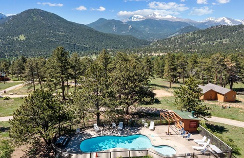 Estes Park Cabin | Odessa Gorge Cabin - 1 bedroom cabin - great views and summer pool