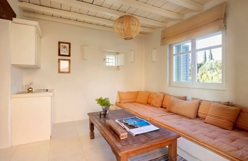 Svoronata Villa | Odyssea - Six Bedroom Villa, Sleeps 12