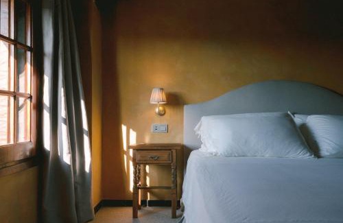 Seguero Hotel | Off Grid Girona - NEW OPENING