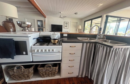 Sydney House | Off grid river house at Beauty Point - instant relaxation - boat access only