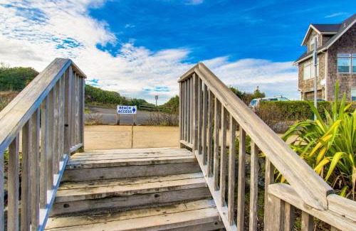 Nelscott House | Off of the Hook