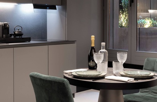 Historic Centre Apartment | OFFICINE CAVOUR Casa dei Leoni