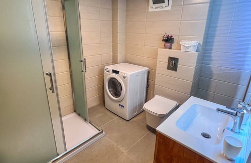 Gemmayzeh House | Offwhite