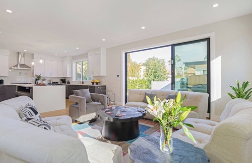Melrose House | Ogden Oasis by AvantStay | Pool, Hot Tub, Large Yard | Steps to Melrose Avenue!