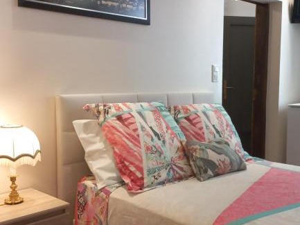 Montcuq House | Oh P'tit Rapporteur