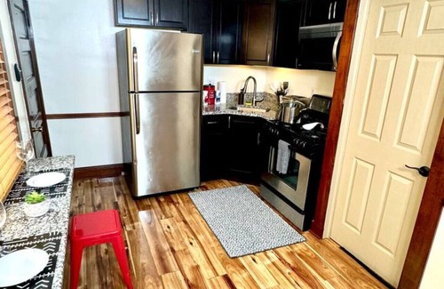 Detroit - Shoreway Apartment | OhioCity Apt Near-WestsideMarket,Flats,Rock Hall!