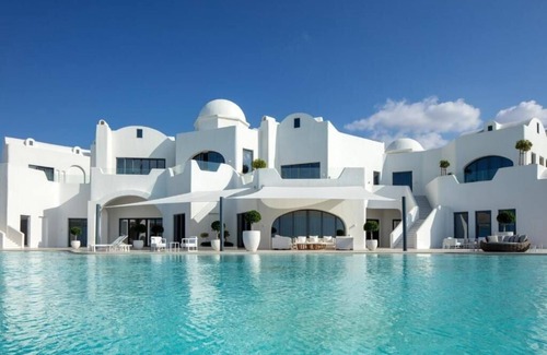 Ghantoot Apartment | Oia Sea View Room Near by Ghantoot Racing Club