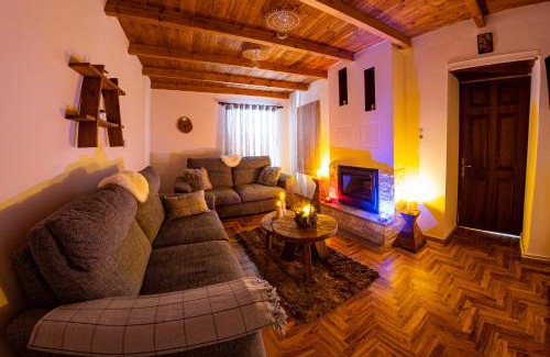 Kefalochori House | Oiti Mountain Apartments