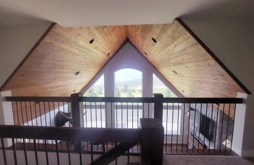 Central Okanagan House | Okanagan Acreage close 2 Predator Ridge Golf, Wine, Beach, 50th parallel, Hiking