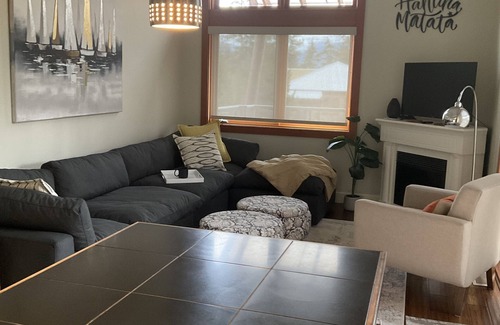 Vernon Resort | Okanagan Lakeside resort living! Pools, lake, beaches and sun!