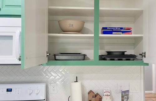 Central Oklahoma City House | OKC Casita - Newly Remodeled, Modern 2 BR home - Family and pet friendly Plus Hot tub