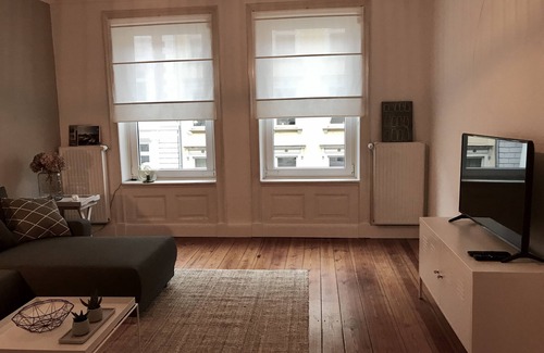 Saint Georg Apartment | Old building apartment for up to 6 people at Hamburg Central Station in St. Georg - 2nd floor