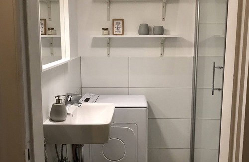 Saint Georg Apartment | Old building apartment for up to 6 people at Hamburg Central Station in St. Georg - 2nd floor