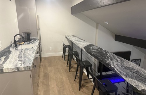 Thompson Falls House | Old downtown Litchfield Park walk to 5 restaurants/bars! Close to attractions
